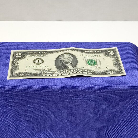 1976 Bicentennial Two Dollar Bill Commemorative Currency Crisp Condition RARE - Picture 8 of 8